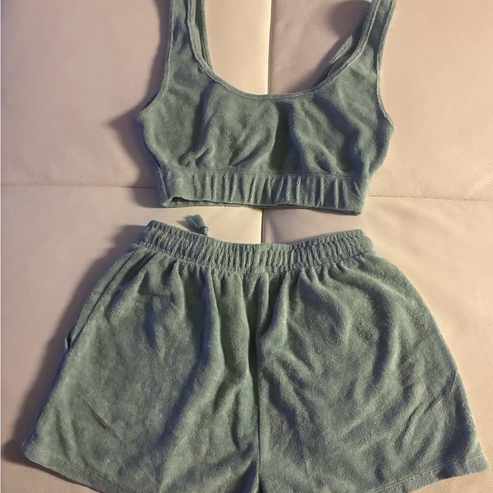 Like New Zara Green Terry Cloth Crop Top and Shorts Set. Sz Small - Picture 2 of 2